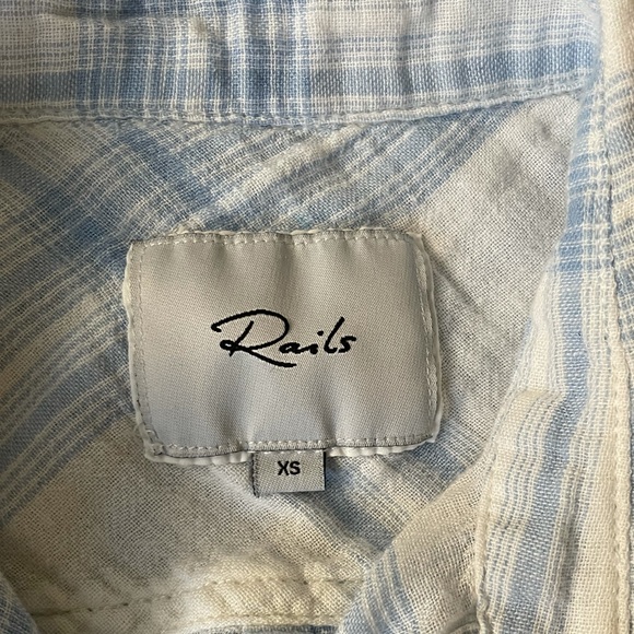 Rails Charli pale blue and white linen / rayon shirt size XS - Picture 2 of 4
